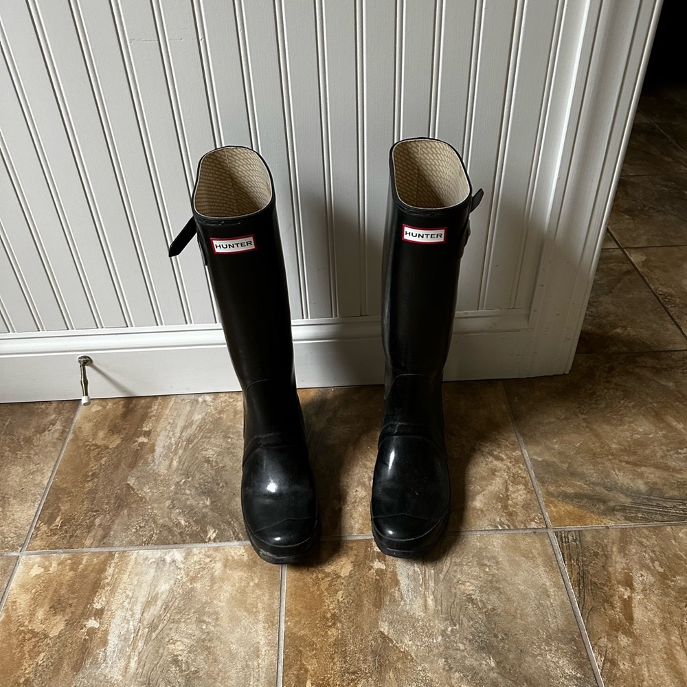 Black womens hunter rain boots size 10